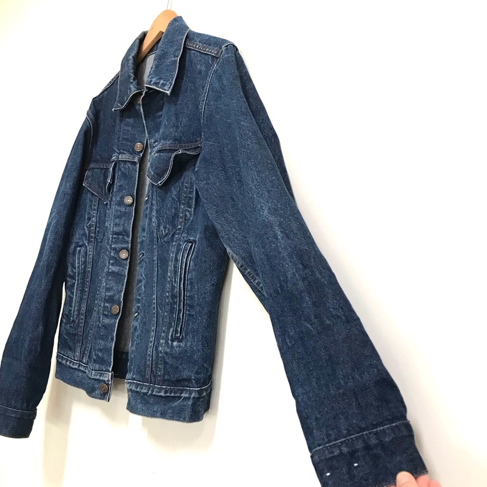 Vintage 90’s Levi’s Jean Jacket (unisex) 40L - Picture 2 of 8